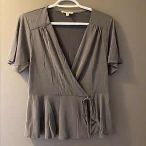 Monteau woman’s top